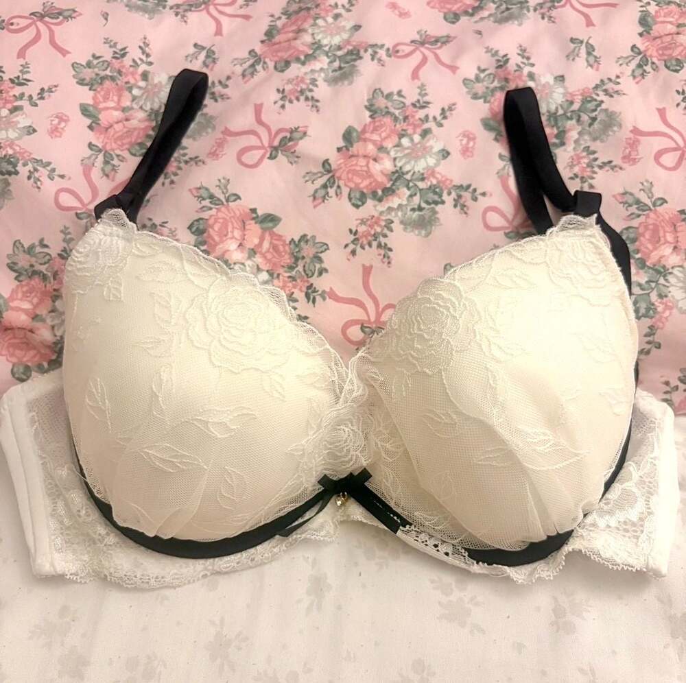 White princess style lace bra